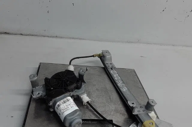 Moteur leve-vitre arg Nissan QASHQAI - QASHQAI 2 I (J10, NJ10, JJ10E) 2.0 dci (2007-2013) occasion