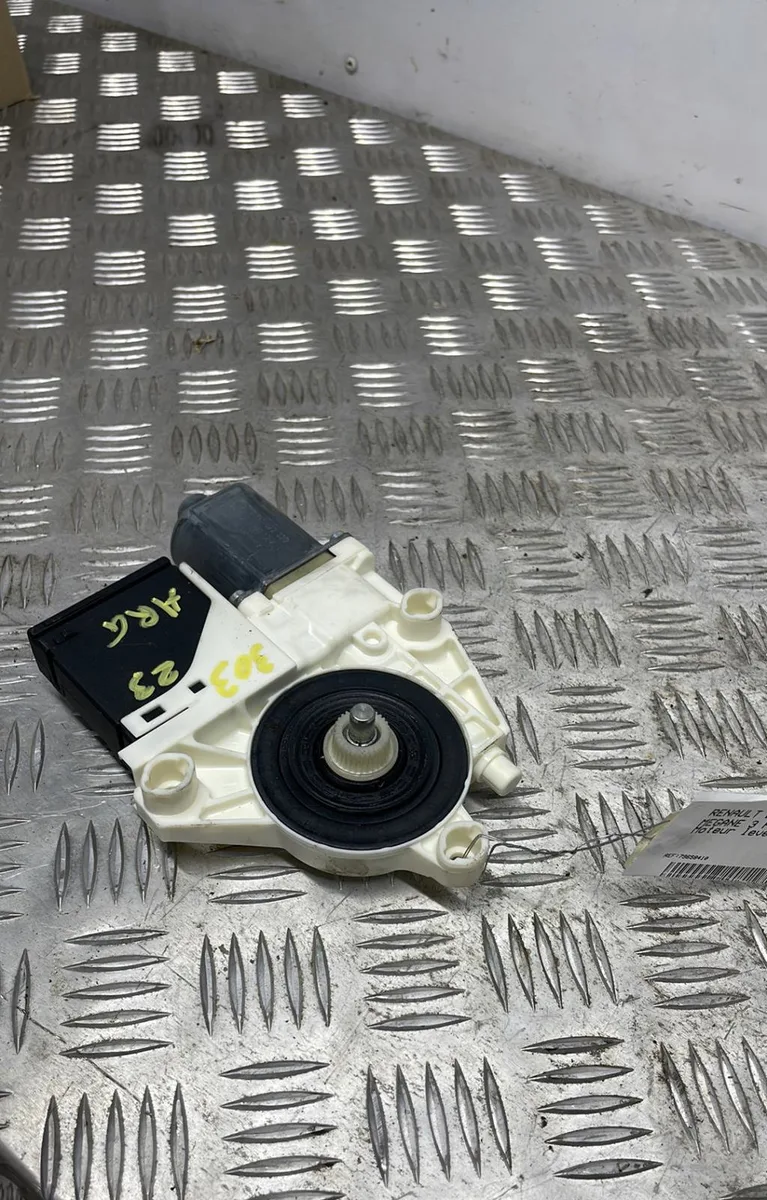 Moteur leve-vitre arg RENAULT MEGANE 3 PHASE 2 occasion