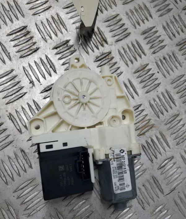 Moteur leve-vitre arg RENAULT MEGANE 3 PHASE 3 BREAK occasion