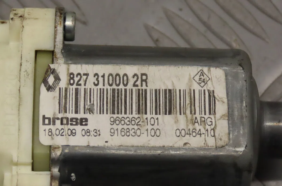 Moteur leve-vitre arg Renault MEGANE III 3-5 portes (BZ0-1_, B3_) 1.5 dci (2009) 5 portes occasion