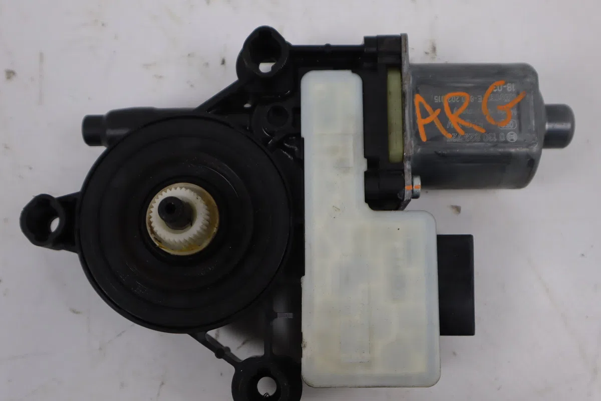 Moteur leve-vitre arg Seat LEON (5F1) 2.0 tdi (2012-2020) 5 portes occasion
