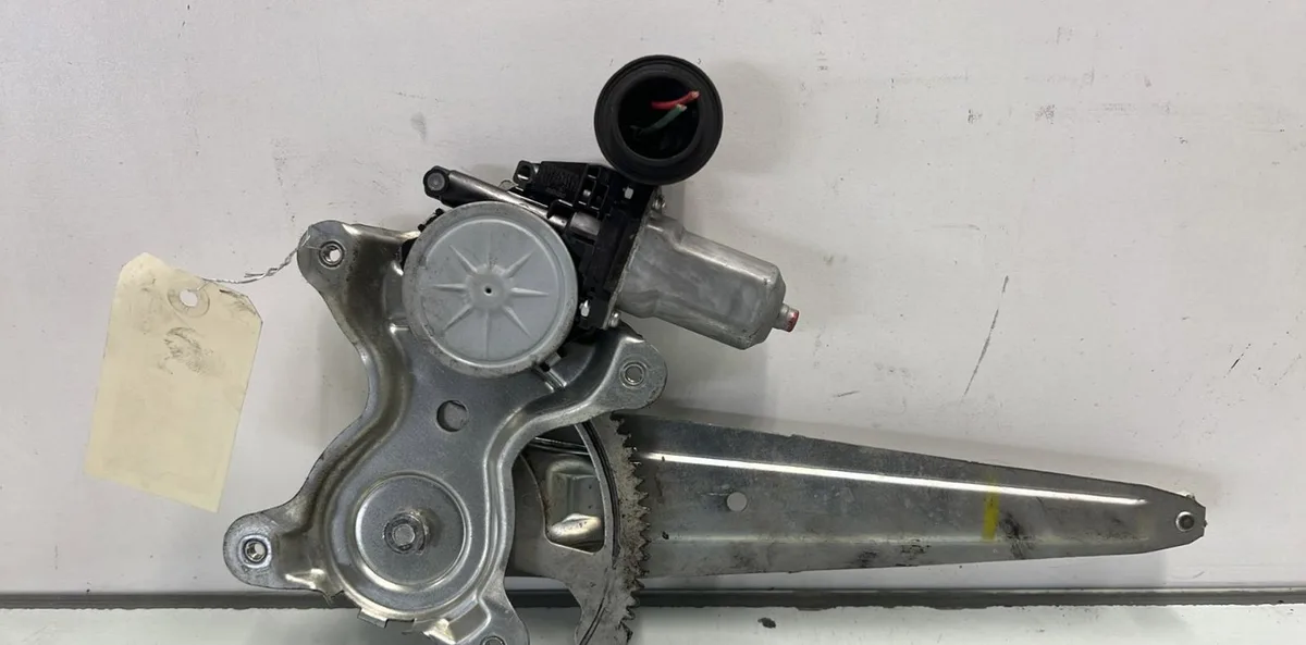 Moteur leve-vitre arg TOYOTA RAV4 3 PHASE 1 occasion