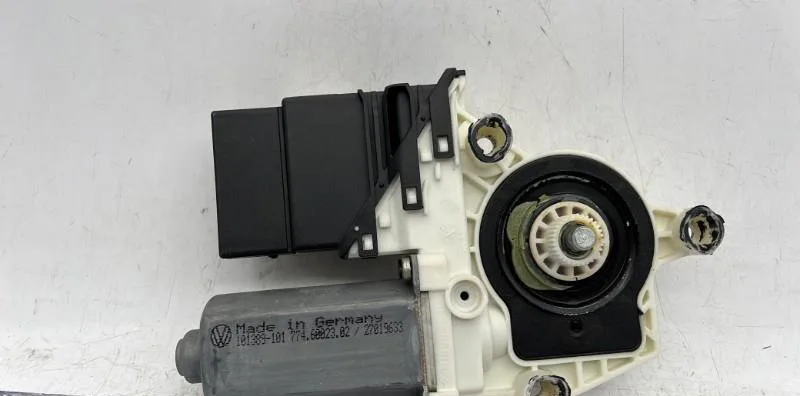 Moteur leve-vitre arg VOLKSWAGEN BORA occasion