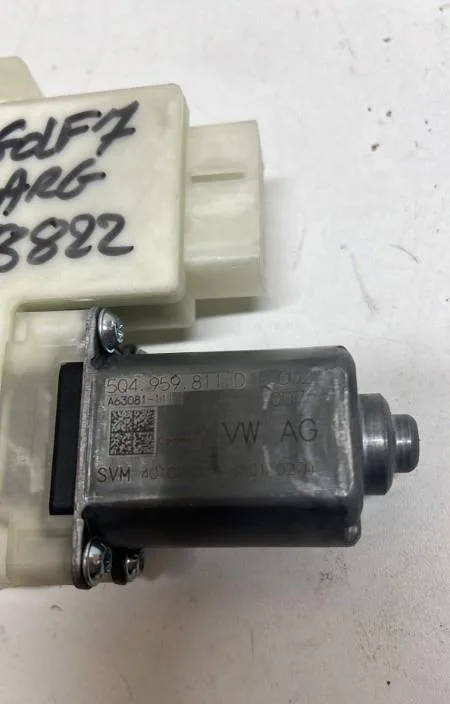Moteur leve-vitre arg Volkswagen GOLF VII Variant (BA5, BV5) 1.6 tdi (2013-2018) occasion