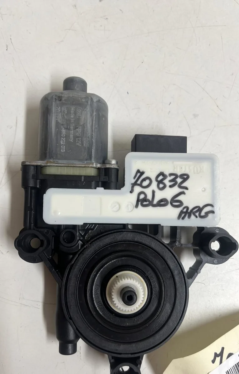Moteur leve-vitre arg Volkswagen POLO VI (AW1, BZ1, AE1) 1.0 tsi (2017) occasion