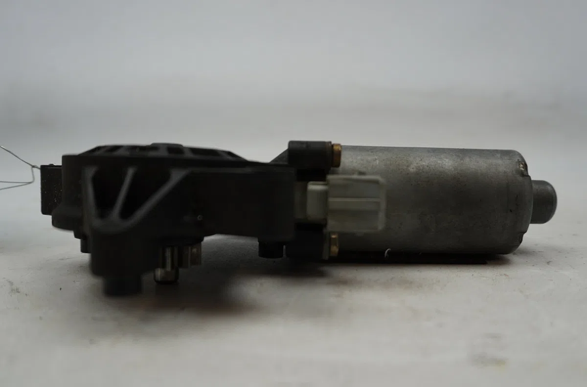 Moteur leve-vitre avd Peugeot 206 3-5 portes (2A-C) 1.4 i (1998-2012) 3 portes occasion