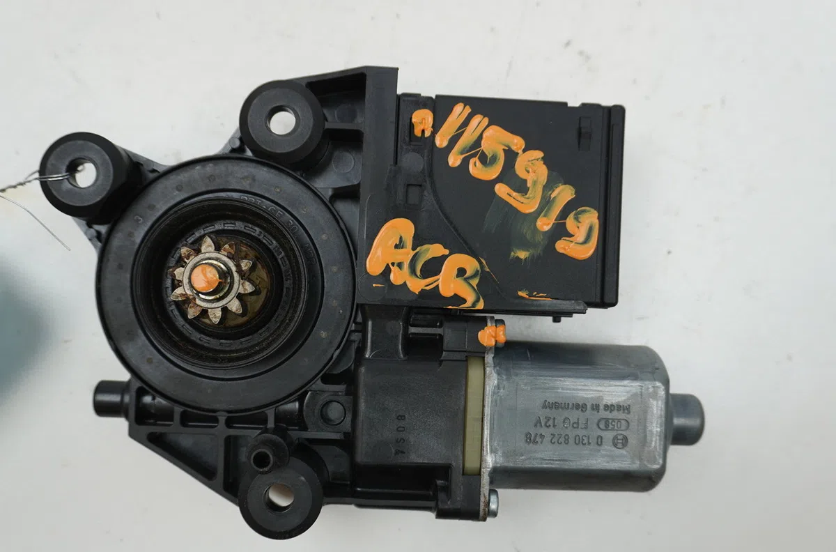 Moteur leve-vitre avd Renault MEGANE III 3-5 portes (BZ0-1_, B3_) 1.5 dci (2009) 5 portes occasion
