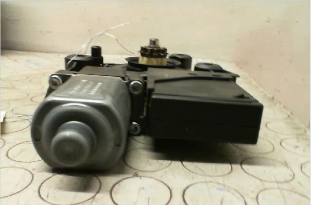 Moteur leve-vitre avd Renault SCÉNIC III (JZ0-1_) 1.5 dci (2009) 5 portes occasion