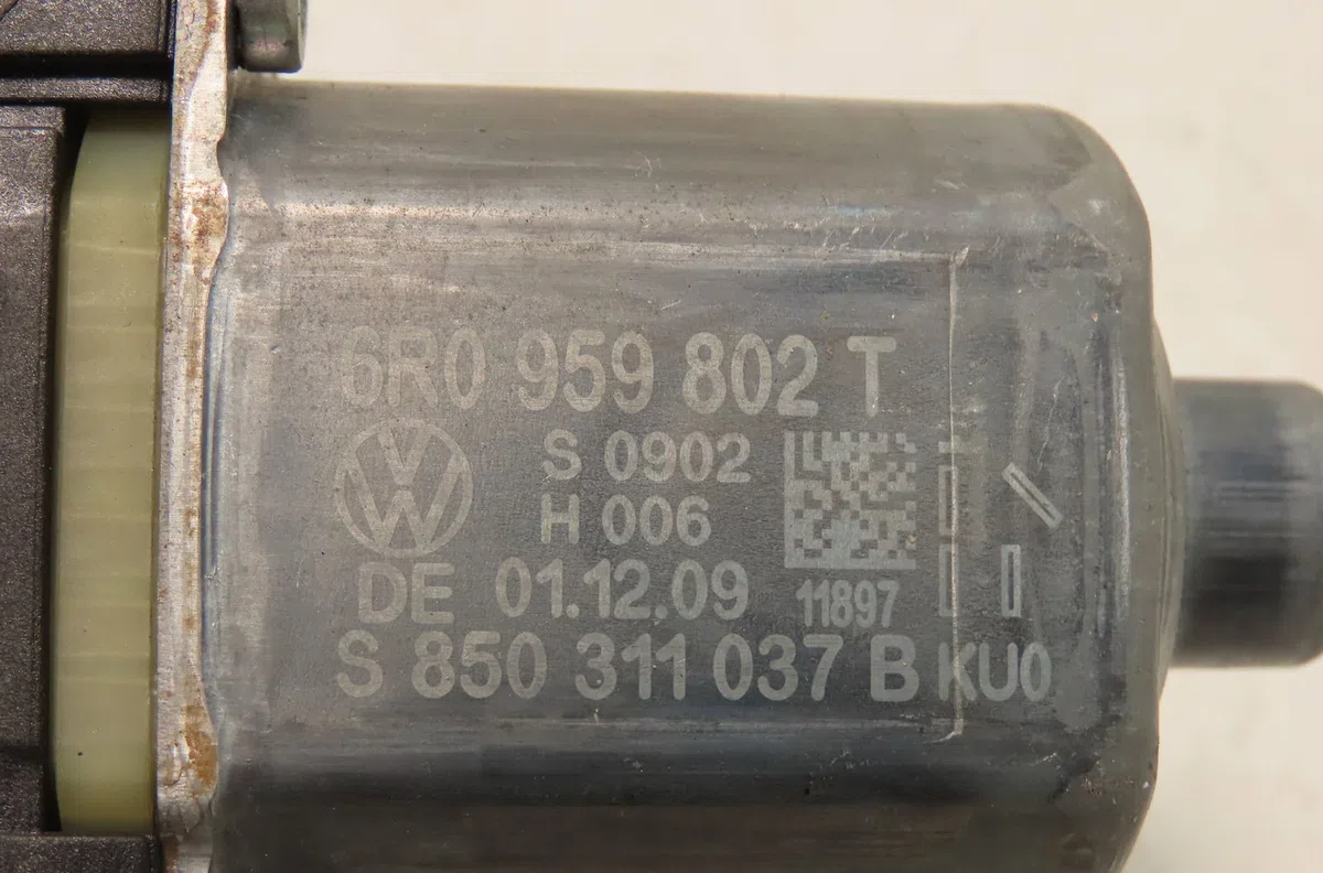 Moteur leve-vitre avd Volkswagen POLO V (6R1, 6C1) 1.6 tdi (2009) 5 portes occasion