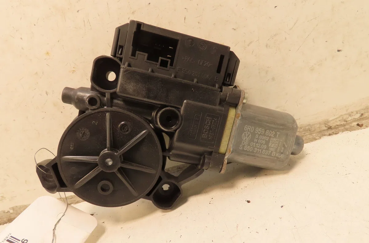 Moteur leve-vitre avd Volkswagen POLO V (6R1, 6C1) 1.6 tdi (2009) 5 portes occasion