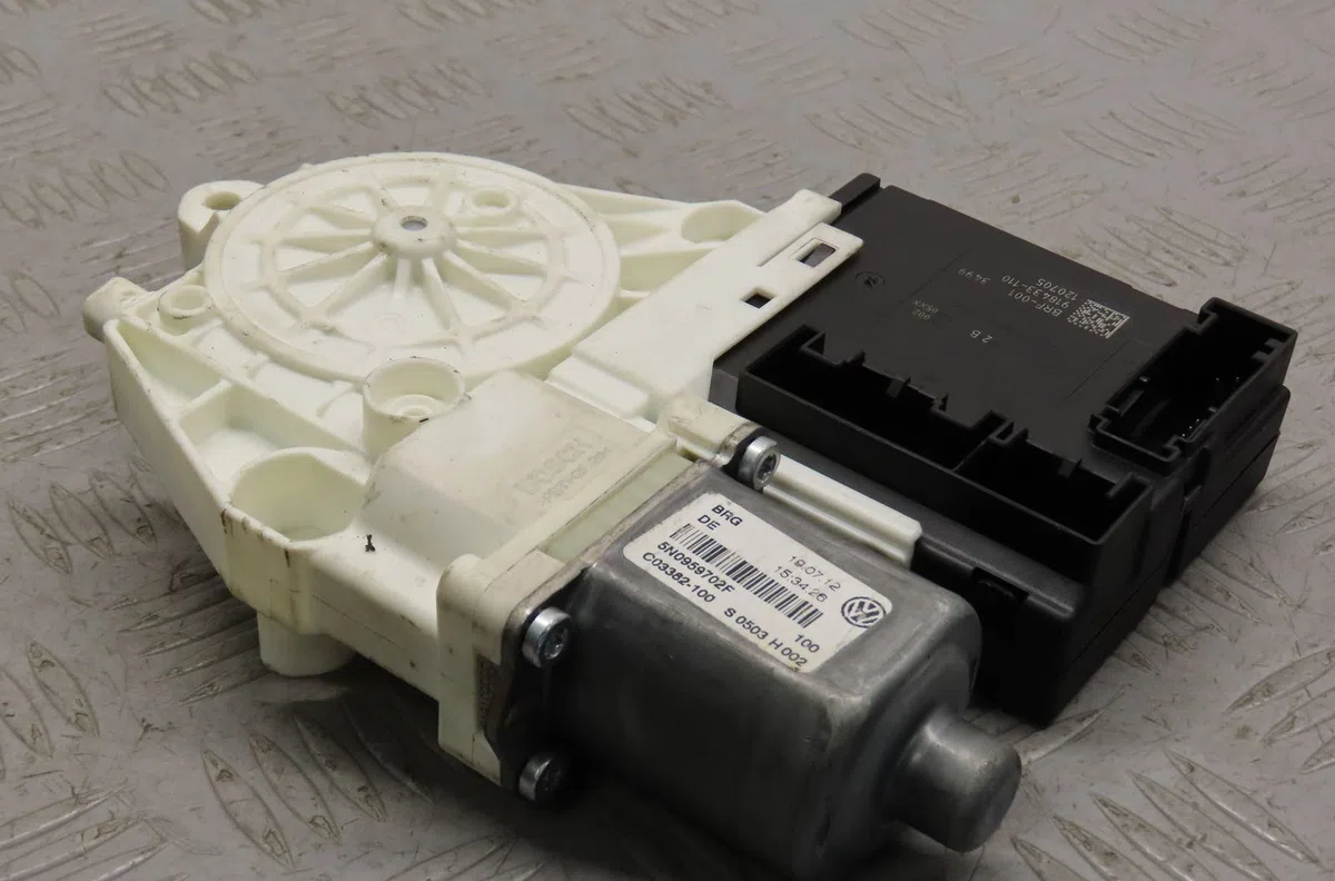 Moteur leve-vitre avd Volkswagen TIGUAN (5N_) 2.0 tdi (2008-2018) occasion