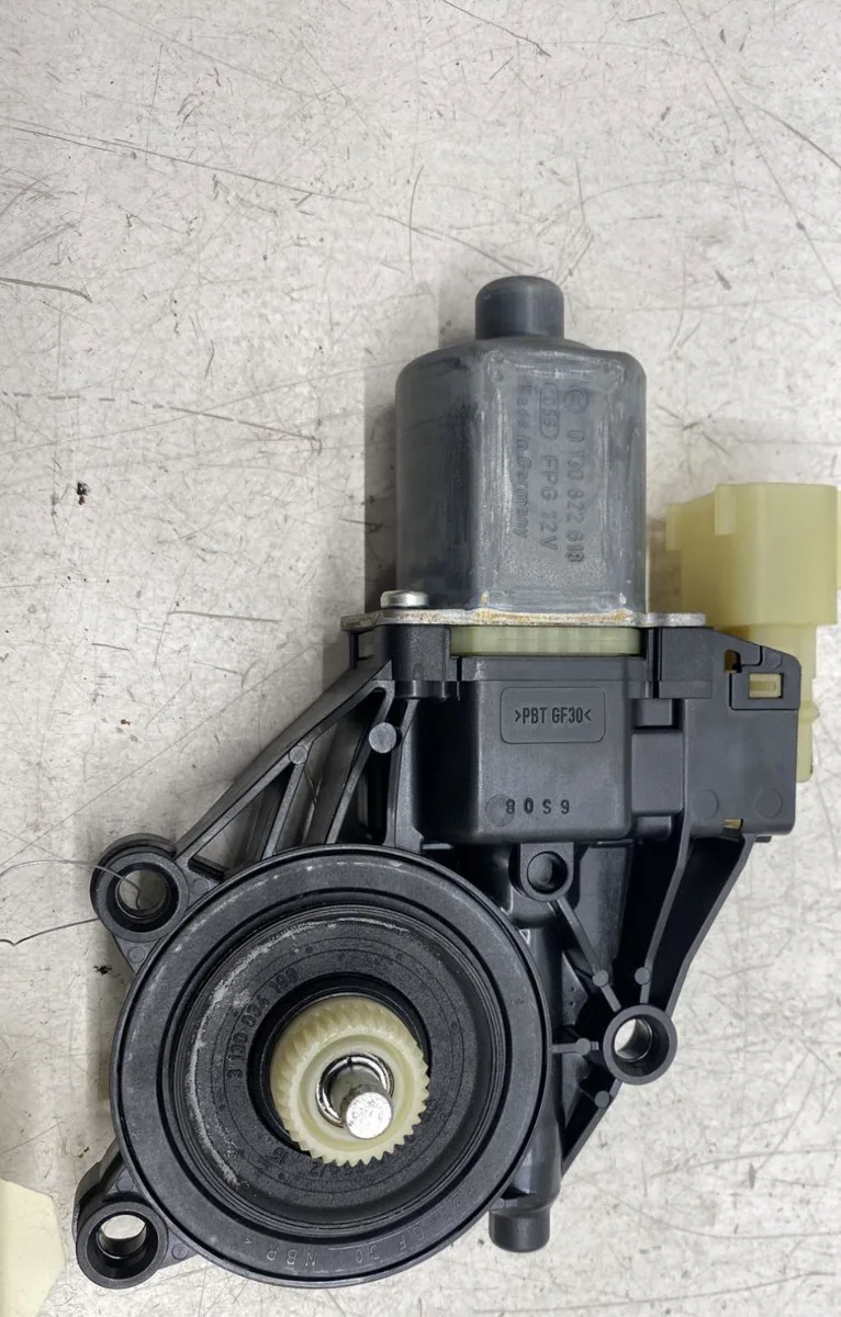 Moteur leve-vitre avg Ford FIESTA VI (CB1, CCN) 1.25 (2008-2017) 5 portes occasion