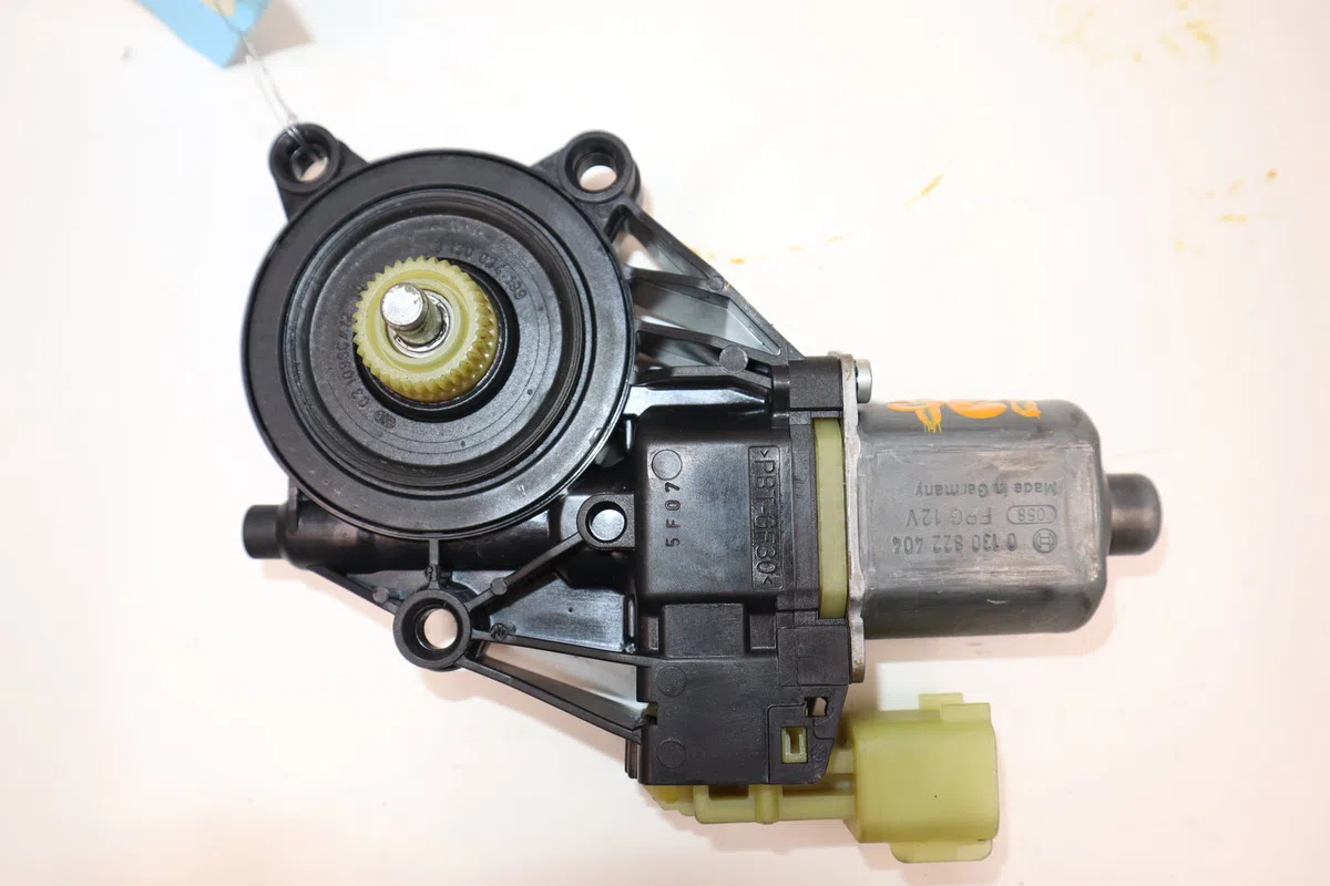 Moteur leve-vitre avg Ford FIESTA VI (CB1, CCN) 1.4 tdci (2010-2012) 3 portes occasion