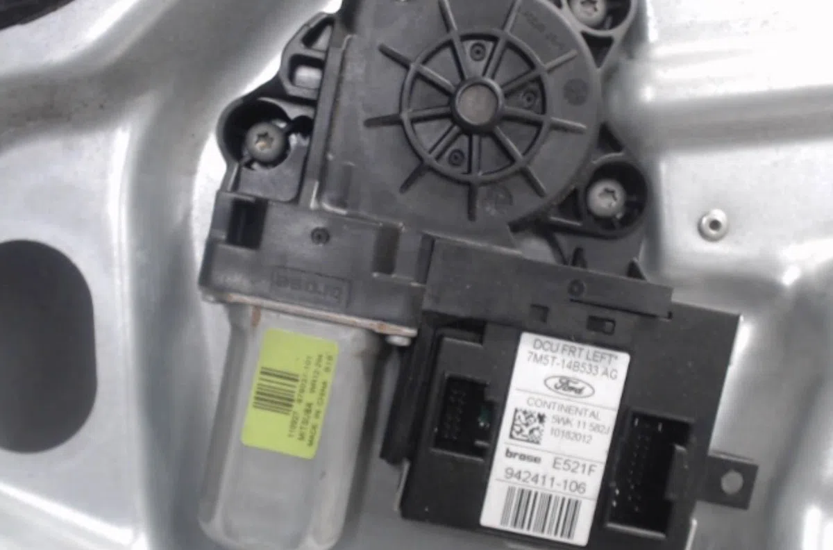 Moteur leve-vitre avg Ford KUGA I 2.0 tdci (2008-2012) 5 portes occasion