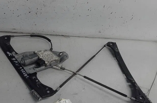 Moteur leve-vitre avg Mercedes-benz CLASSE C Coupe Sport (CL203) C 220 cdi (203.706) (2001-2004) 3 portes occasion