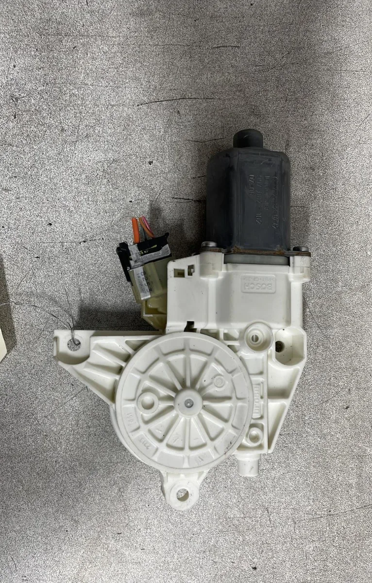Moteur leve-vitre avg Mercedes-benz CLASSE M (W164) Ml 320 cdi 4-matic (164.122) (2005-2009) occasion