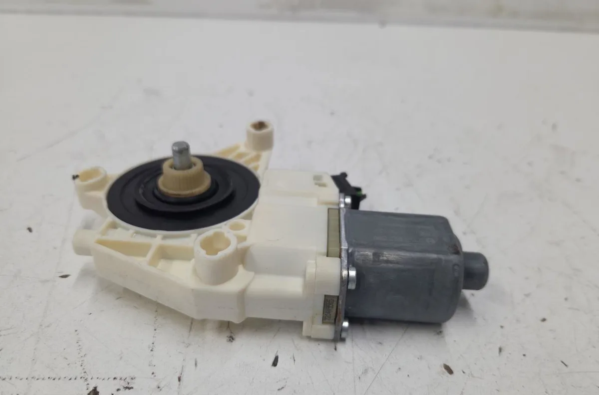Moteur leve-vitre avg MERCEDES CLASSE B 246 PHASE 2 occasion