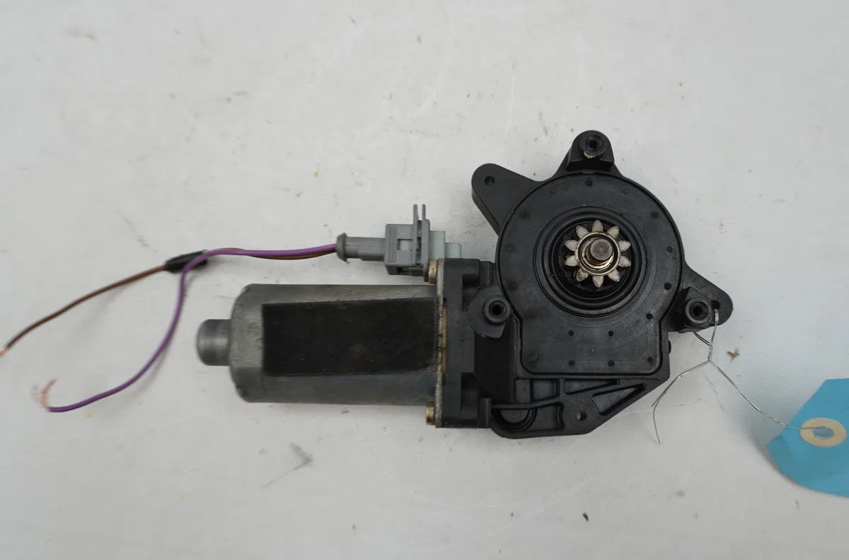Moteur leve-vitre avg Peugeot 206 3-5 portes (2A-C) 1.4 i (1998-2012) 3 portes occasion