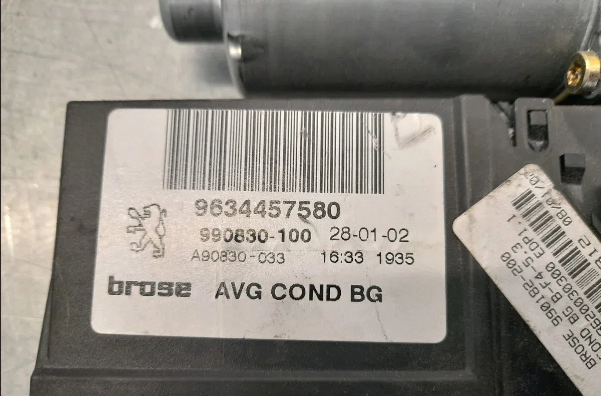 Moteur leve-vitre avg Peugeot 307 Break (3E) 2.0 hdi 90 (2002-2008) occasion