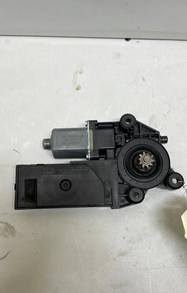 Moteur leve-vitre avg RENAULT MEGANE 3 PHASE 1 COUPE occasion