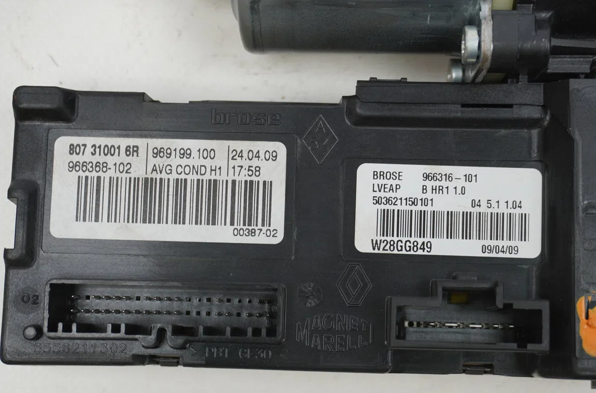 Moteur leve-vitre avg Renault MEGANE III 3-5 portes (BZ0-1_, B3_) 1.5 dci (2009) 5 portes occasion