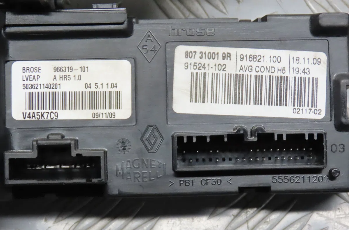 Moteur leve-vitre avg Renault MEGANE III Coupé (DZ0-1_) 1.5 dci (dz09, dz0d, dz1f, dz1g, dz14, dz29) (2009-2015) 3 porte