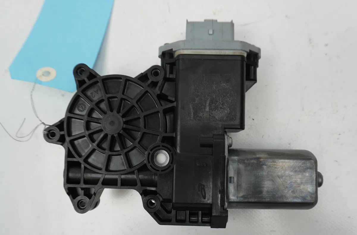 Moteur leve-vitre avg Renault TRAFIC III Camionnette (FG_) 2.0 dci 150 (fgmu) (2021) occasion