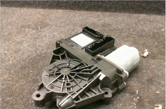 Moteur leve-vitre avg Volkswagen GOLF VI (5K1) 1.6 tdi (2009-2012) 5 portes occasion
