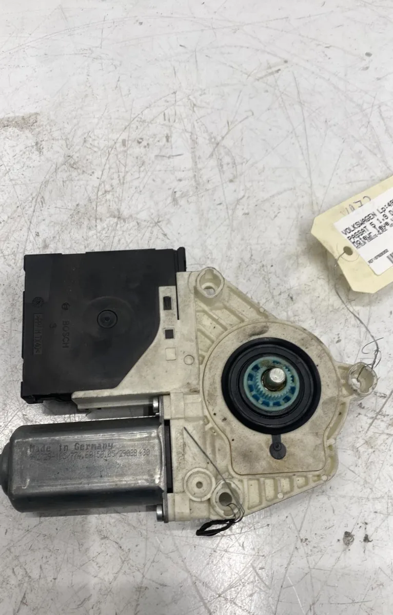 Moteur leve-vitre avg Volkswagen PASSAT B6 (3C2) 1.9 tdi (2005-2010) 4 portes occasion