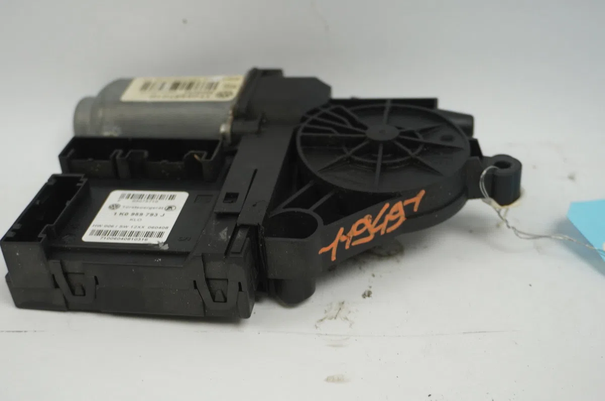 Moteur leve-vitre avg Volkswagen TOURAN (1T1, 1T2) 2.0 tdi 16v (2003-2010) 5 portes occasion