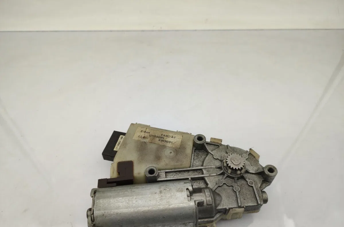 Moteur toit ouvrant PEUGEOT 607 PHASE 1 occasion
