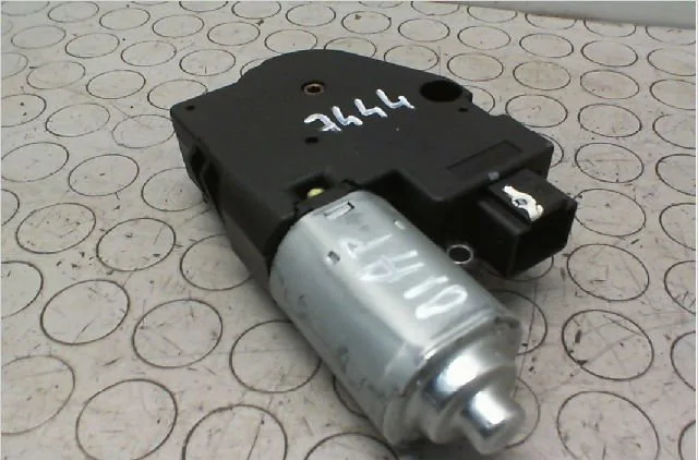 Moteur toit ouvrant Renault CLIO III Grandtour (KR0-1_) 1.5 dci (2010-2012) 5 portes occasion