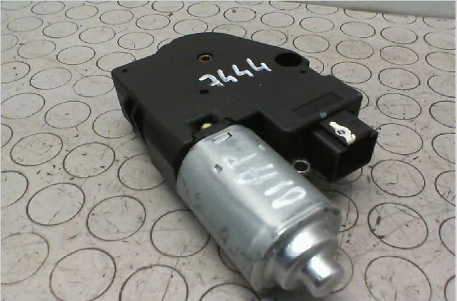Moteur toit ouvrant Renault CLIO III Grandtour (KR0-1_) 1.5 dci (2010-2012) 5 portes occasion