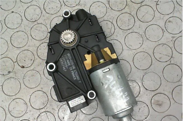 Moteur toit ouvrant Renault CLIO III Grandtour (KR0-1_) 1.5 dci (2010-2012) 5 portes occasion