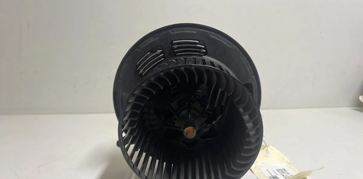 Moteur ventilateur chauffage Bmw 1 Coupé (E82) 118 d (2009-2013) occasion
