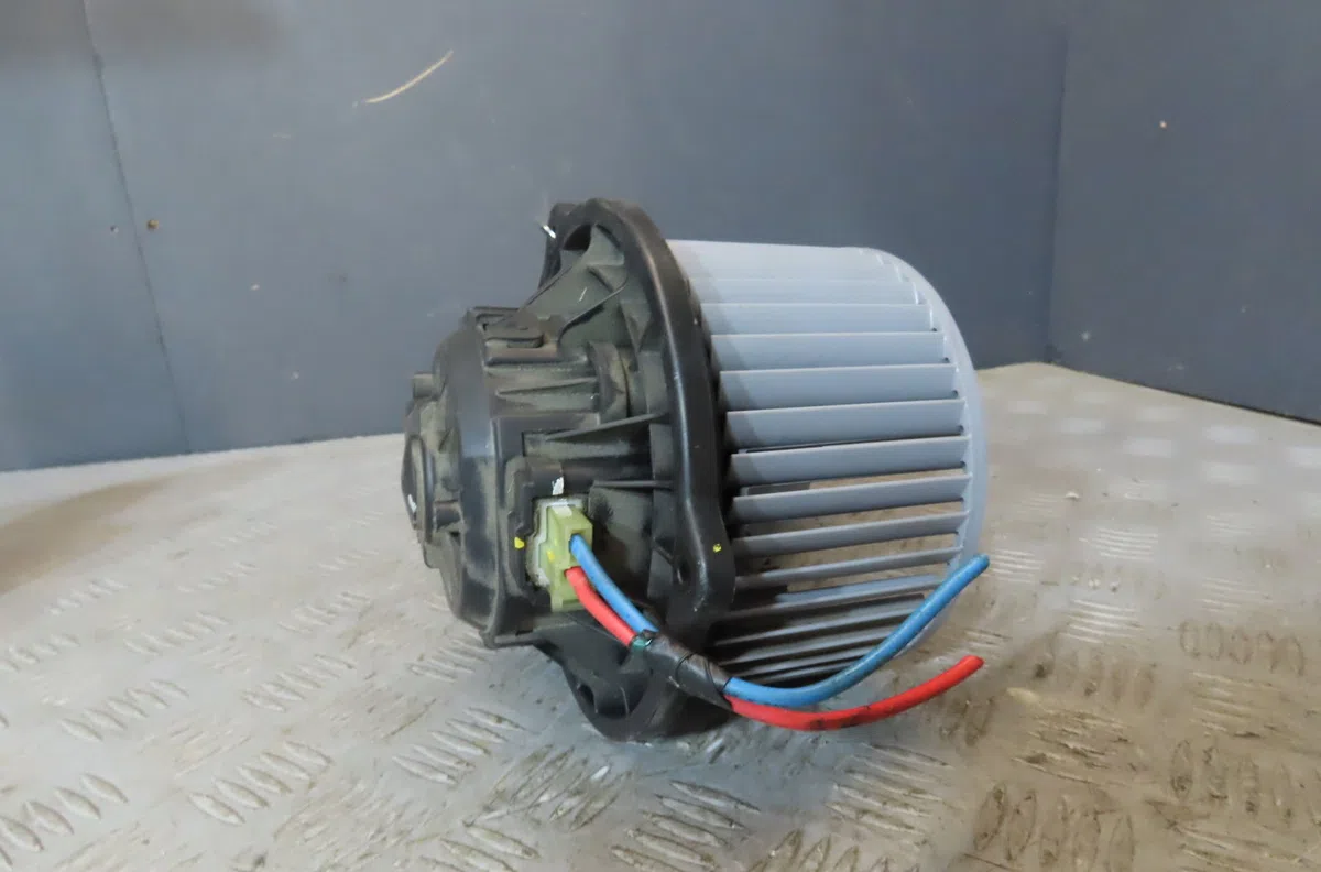Moteur ventilateur chauffage HYUNDAI IX20 2016 occasion
