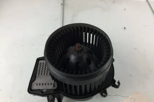 Moteur ventilateur chauffage Mercedes-benz CLASSE C (W203) C 240 (203.061) (2000-2007) occasion
