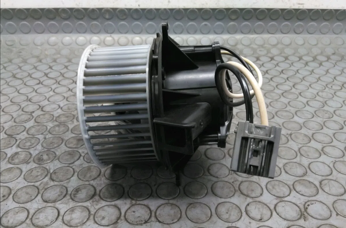Moteur ventilateur chauffage Opel ASTRA J Sports Tourer (P10) 1.7 cdti (35) (2010-2015) occasion