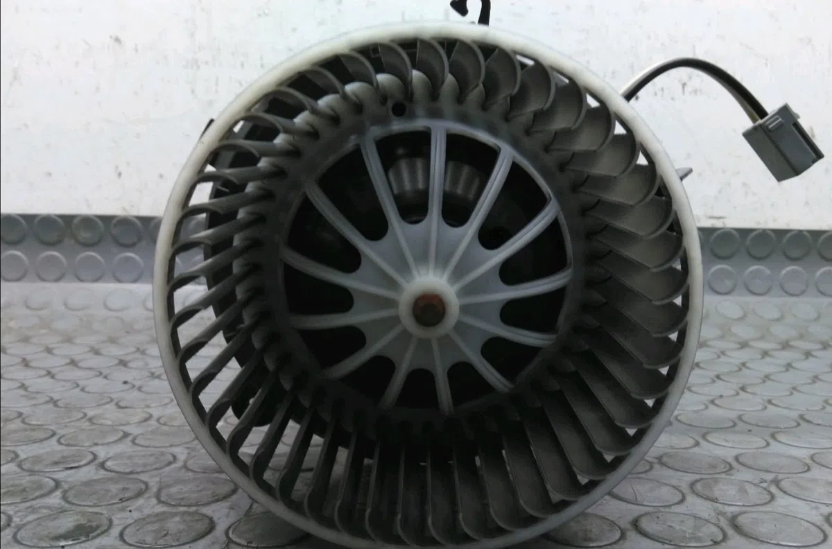 Moteur ventilateur chauffage Opel ASTRA J Sports Tourer (P10) 1.7 cdti (35) (2010-2015) occasion