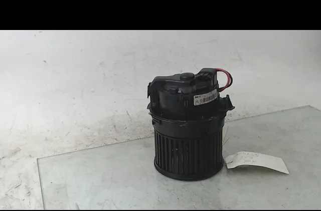 Moteur ventilateur chauffage Peugeot 208 I (CA_, CC_) 1.6 hdi - bluehdi 75 (2013) 5 portes occasion