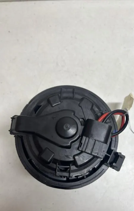 Moteur ventilateur chauffage Peugeot 208 I (CA_, CC_) 1.6 hdi - bluehdi 75 (2013) 5 portes occasion