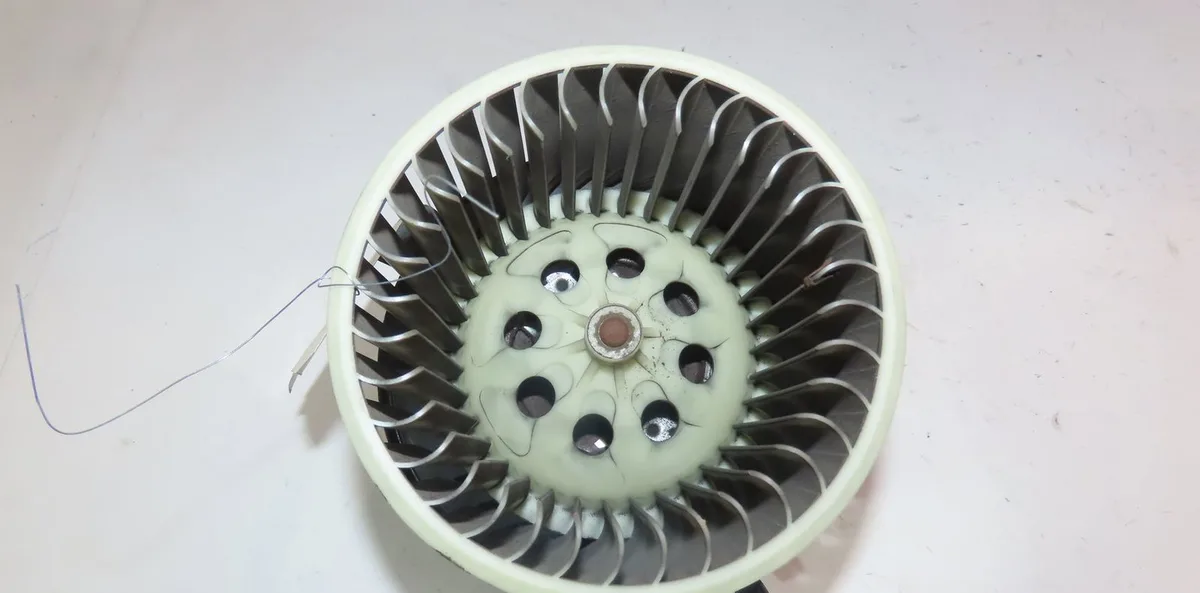 Moteur ventilateur chauffage Peugeot 307 SW (3H) 2.0 hdi 90 (2002-2008) occasion
