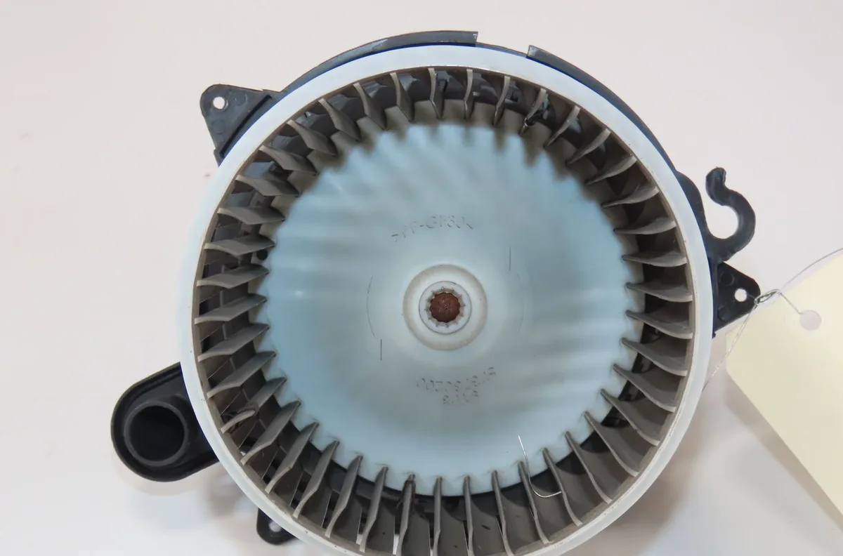 Moteur ventilateur chauffage Renault EXPRESS Camionnette-Monospace 1.3 tce 100 (f6ma) (2021) occasion