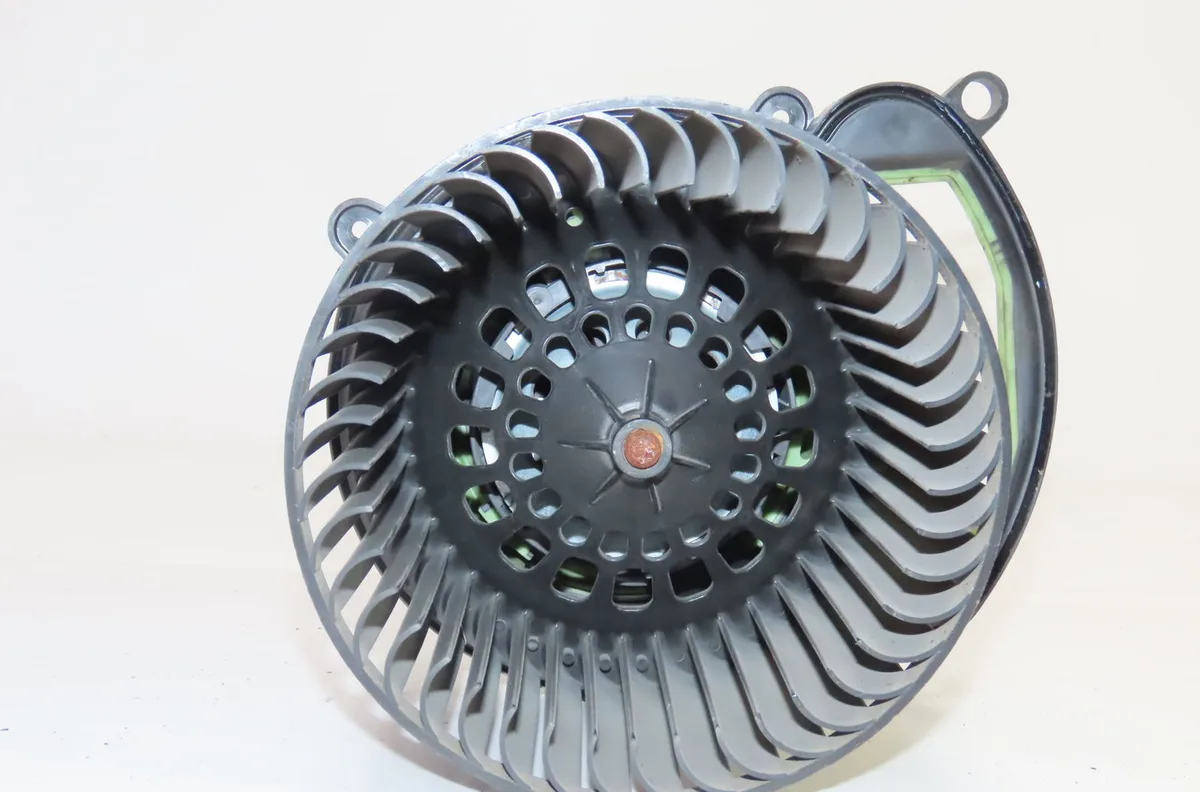 Moteur ventilateur chauffage Renault MEGANE IV 3-5 portes (B9A-M-N_) 1.2 tce 130 (b9mr) (2015) 5 portes occasion