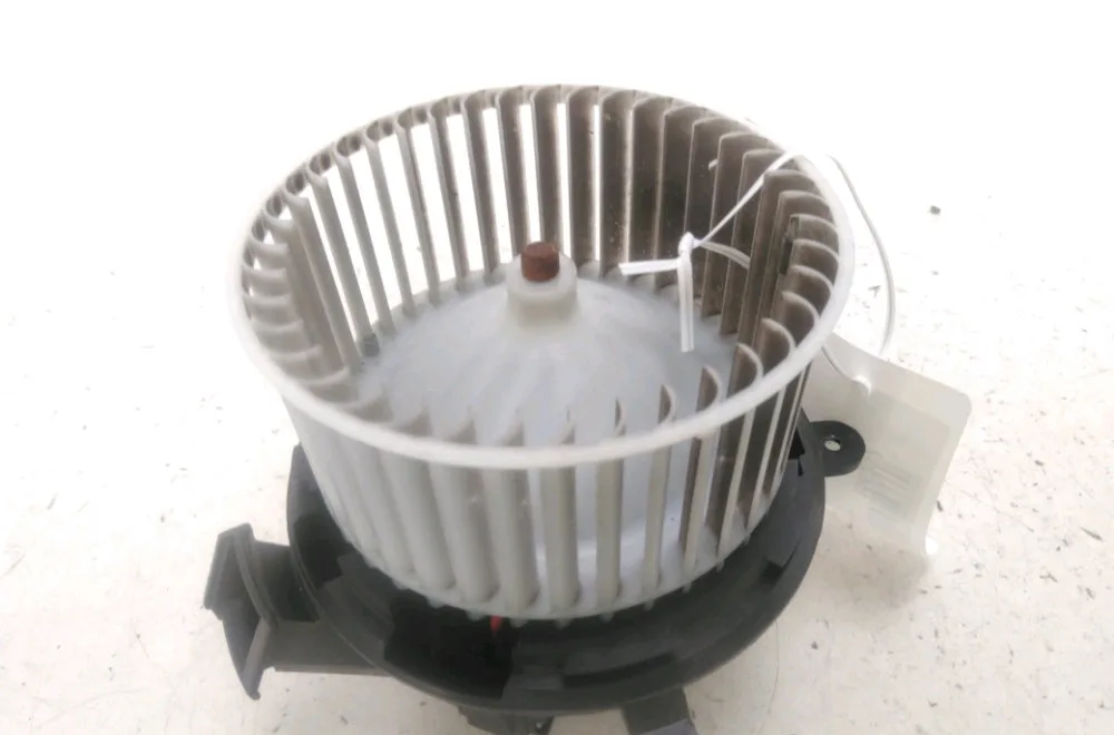 Moteur ventilateur chauffage Renault TWINGO III (BCM_, BCA_) 1.0 sce 70 (2014) 5 portes occasion