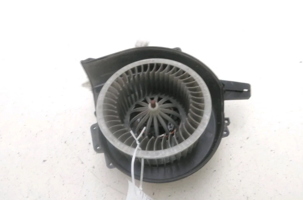Moteur ventilateur chauffage Skoda FABIA III Break (NJ5) 1.4 tdi (2014) occasion