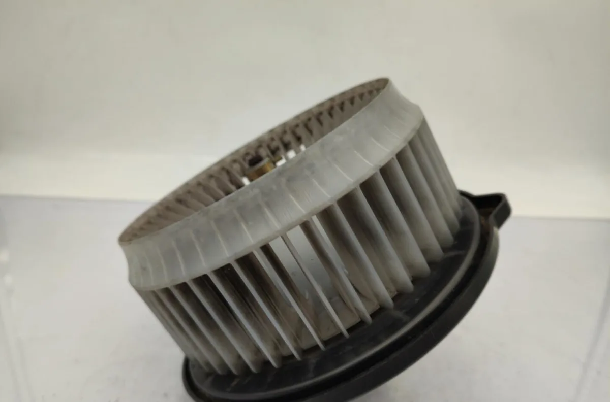 Moteur ventilateur chauffage SUZUKI LIANA occasion