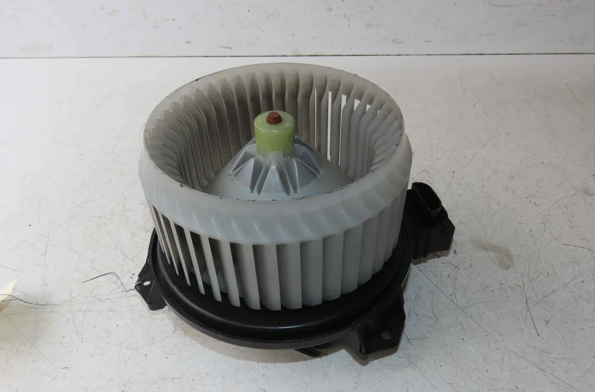 Moteur ventilateur chauffage SUZUKI SWIFT III occasion