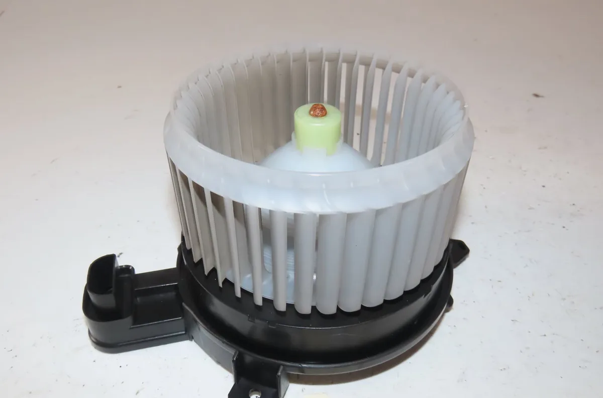 Moteur ventilateur chauffage Toyota YARIS (_P21_, _PA1_, _PH1_) 1.5 hybrid (mxph10, mxph11) (2020) 5 portes occasion