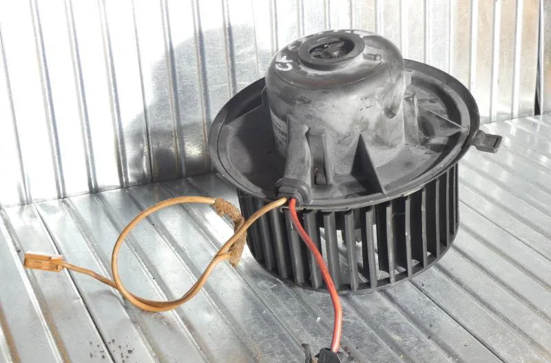 Moteur ventilateur chauffage VOLKSWAGEN GOLF 4 CABRIOLET occasion